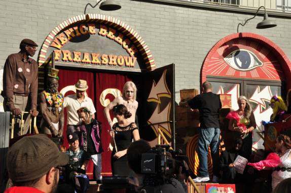 Show de horrores em Venice Beach, em Los Angeles, na Califórnia - EUA